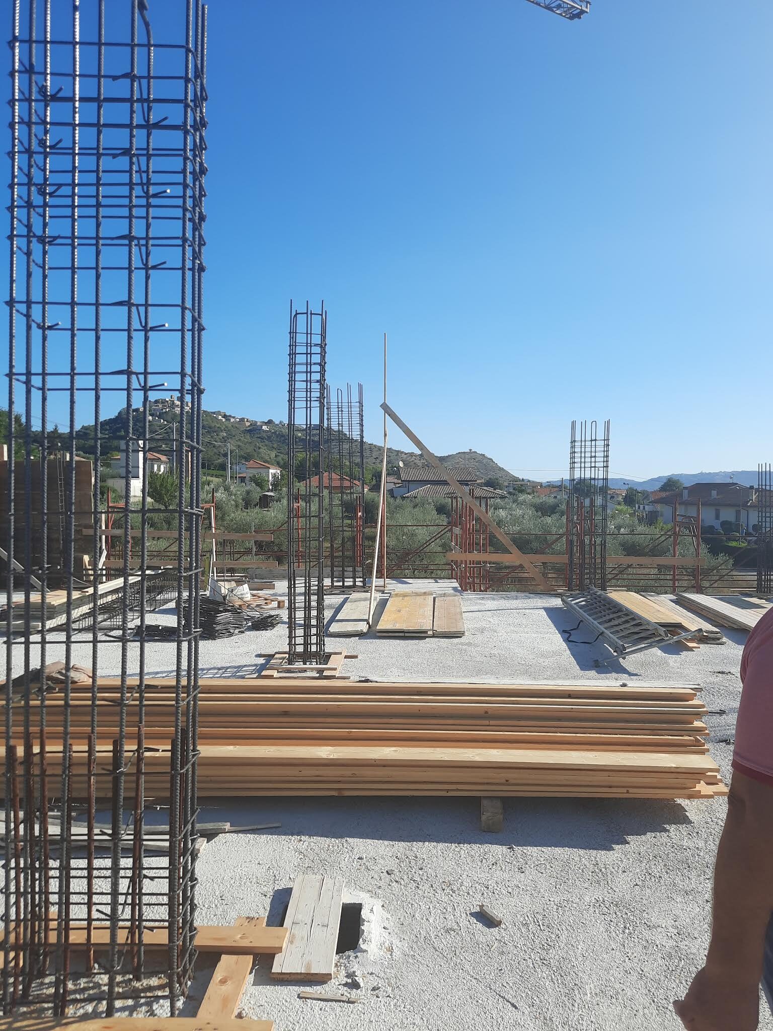 PROGETTAZIONE E DIREZIONE LAVORI FABBRICATO AD USO CIVILE IN CEMENTO ARMATO