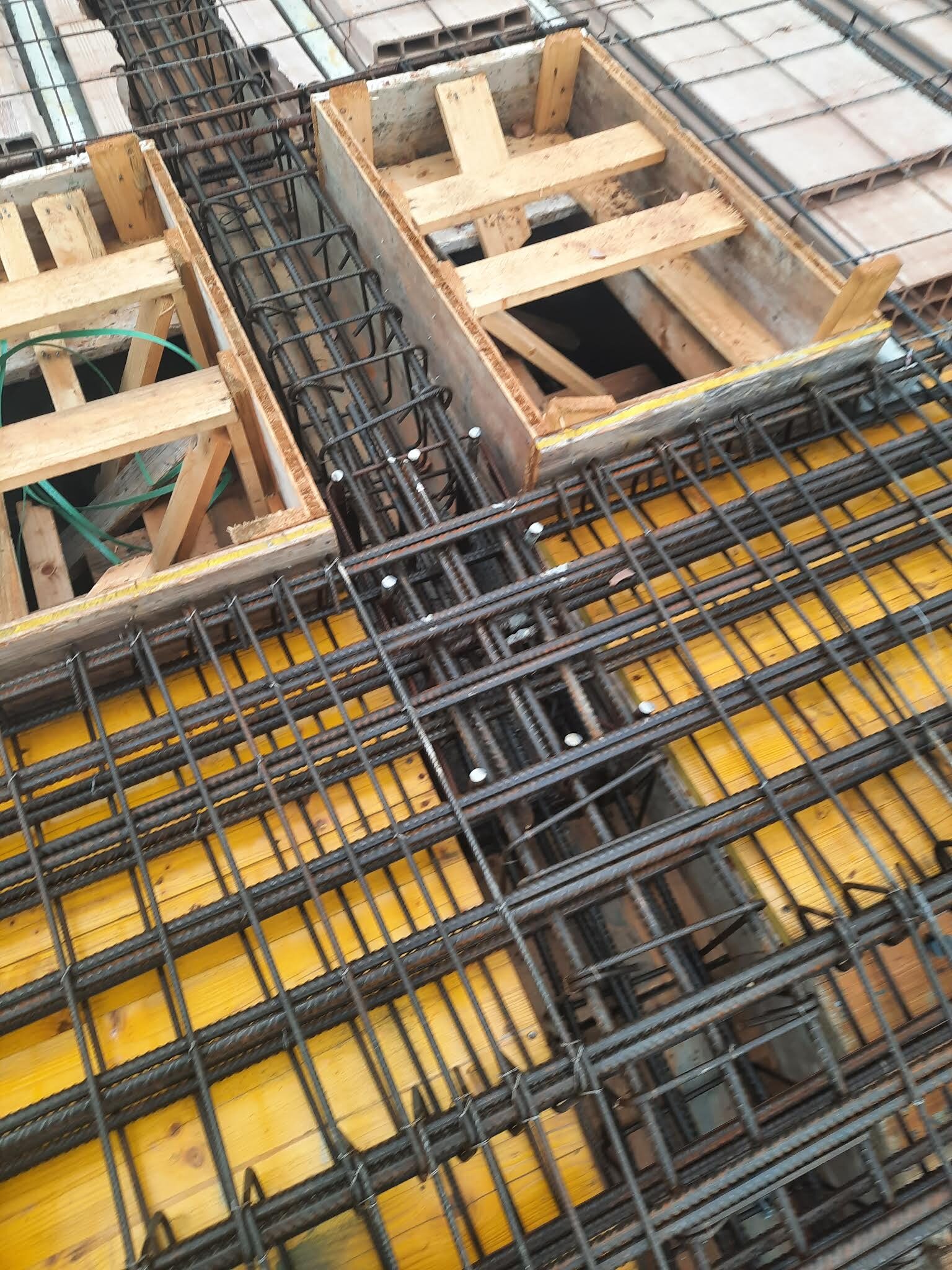 PROGETTAZIONE E DIREZIONE LAVORI FABBRICATO AD USO CIVILE IN CEMENTO ARMATO