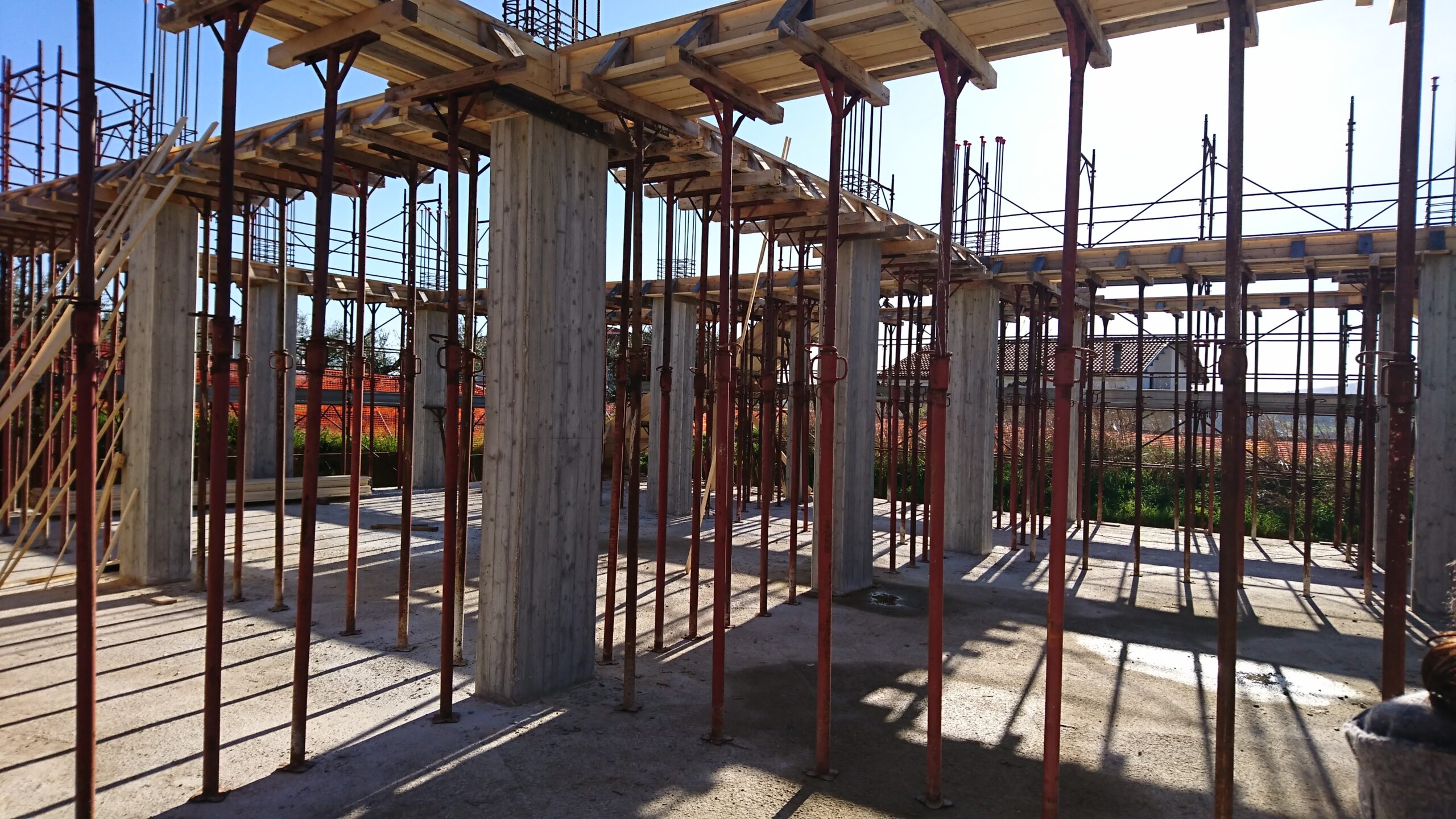 PROGETTAZIONE E DIREZIONE LAVORI FABBRICATO AD USO CIVILE IN CEMENTO ARMATO